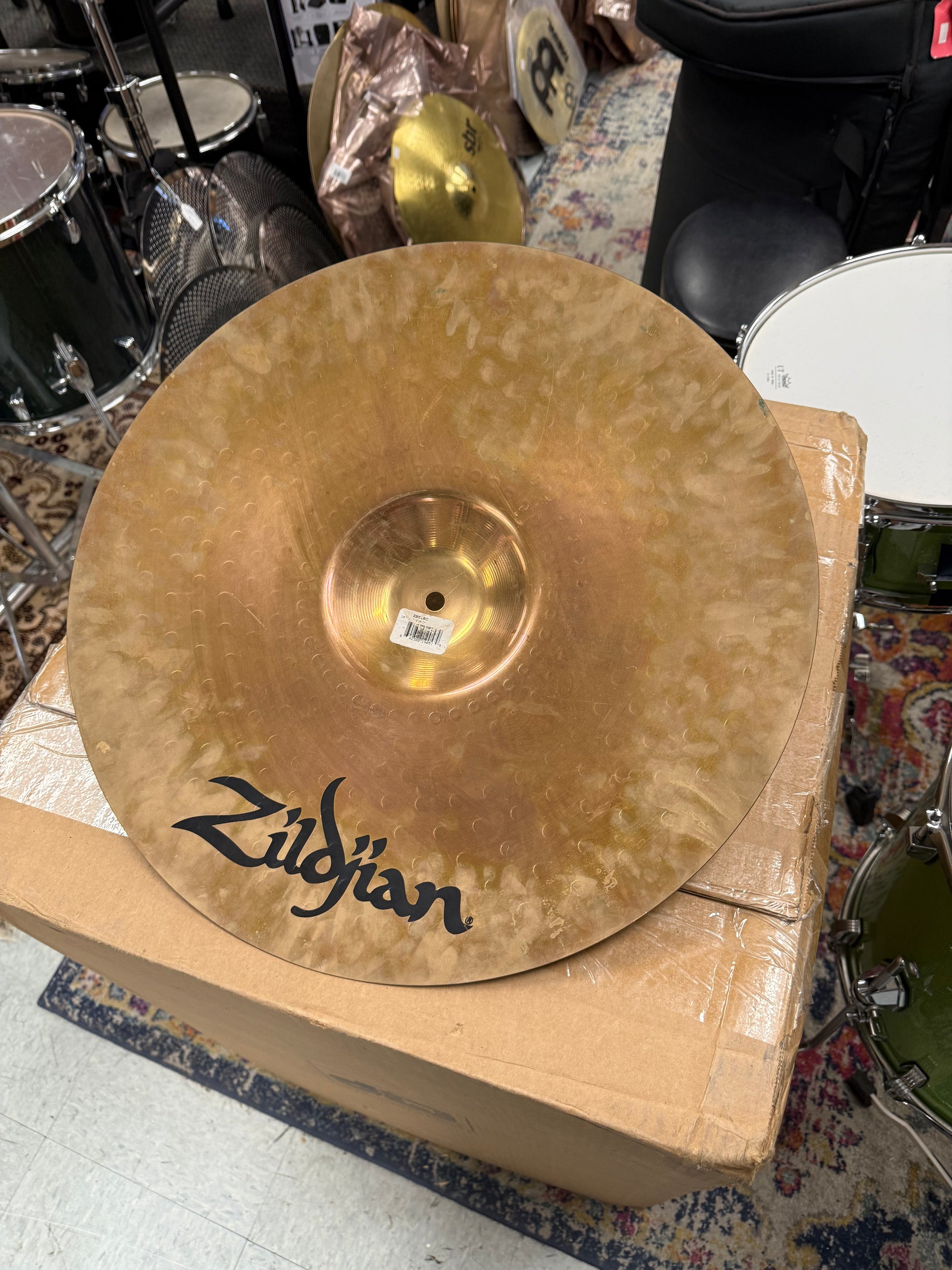 Zildjian ZBT 18” crash cymbal