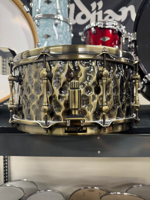 Mapex Sledgehammer 14x6.5” Hammered Brass Snare
