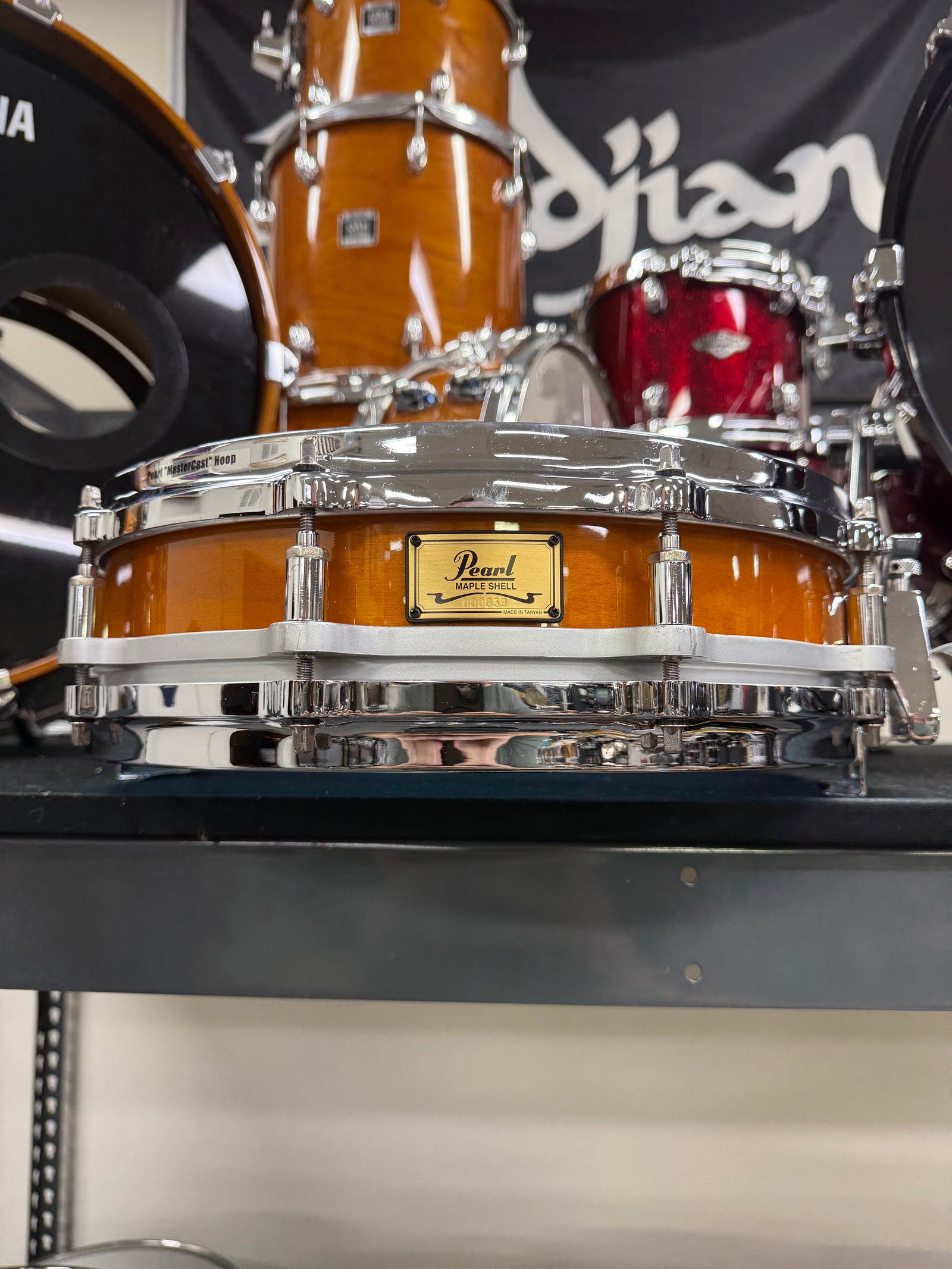 Pearl Maple Free Floater Piccolo 14x3.5” Snare Drum