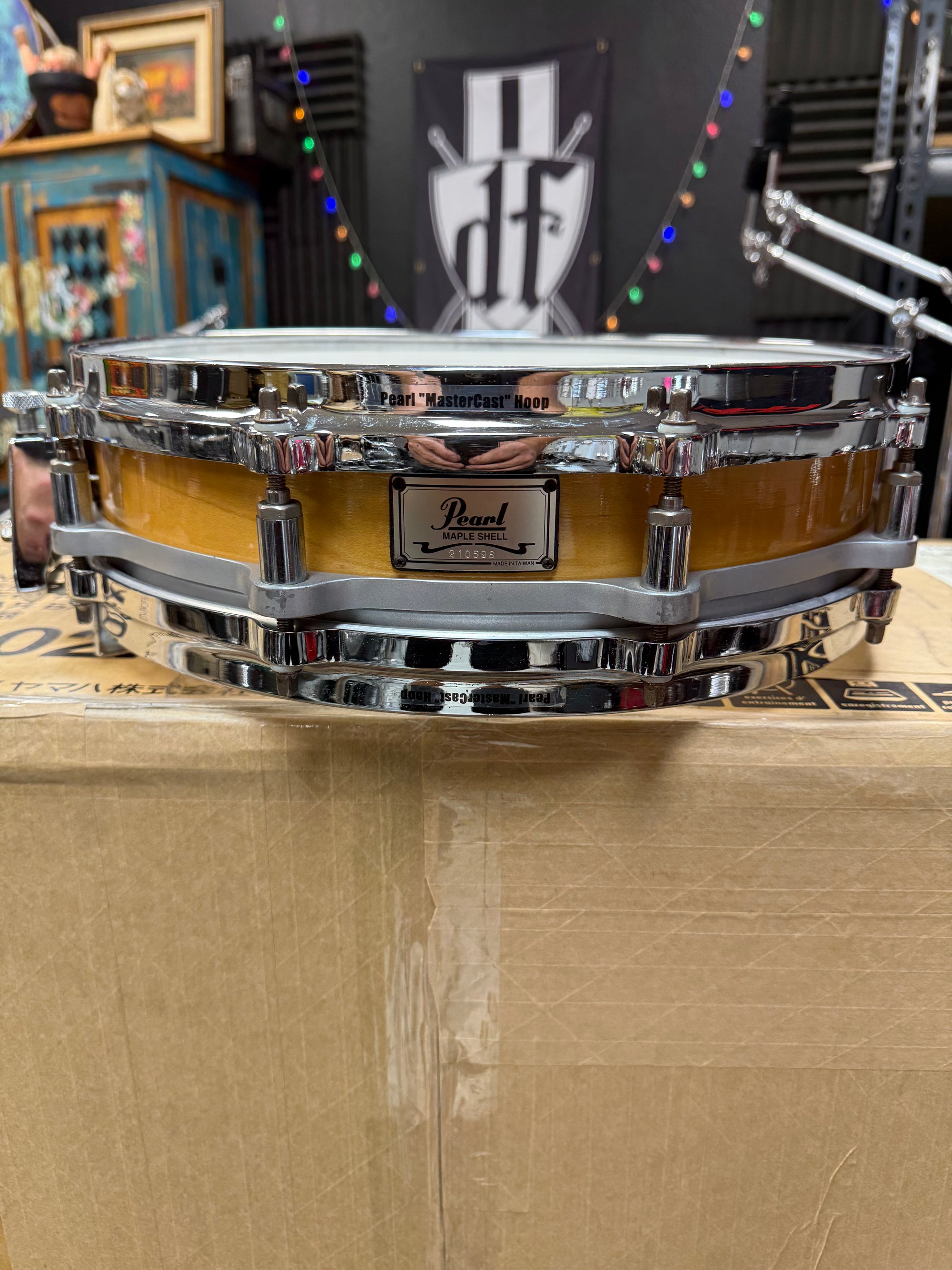 Pearl 14x3.5” Free Floater maple snare drum
