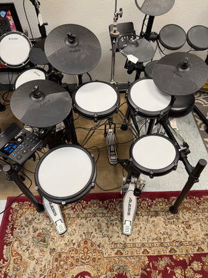 Alesis Nitro Max Drum Set