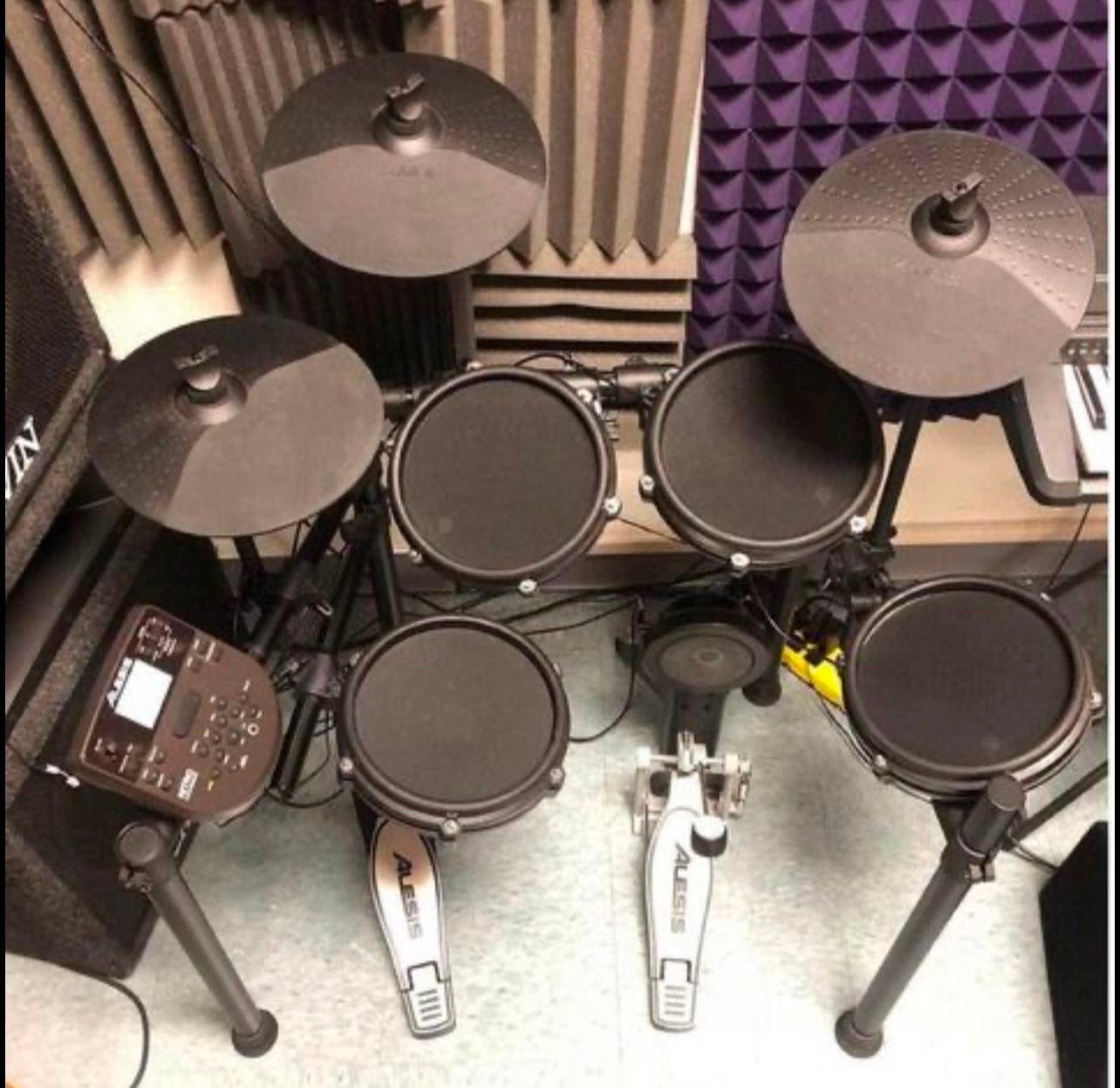 Alesis nitro mesh drum set