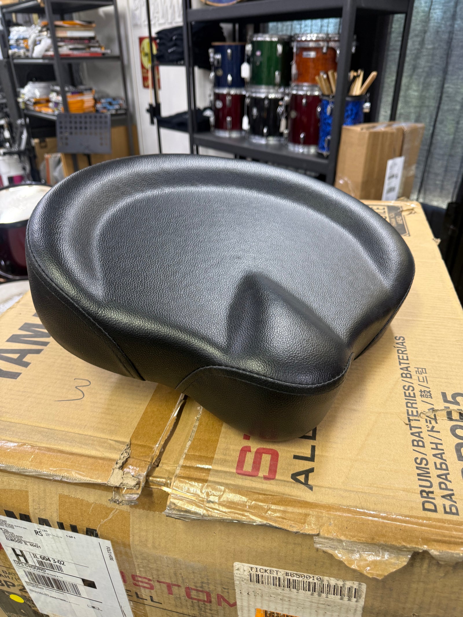 DW throne top