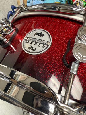 PDP Concept Maple Red to Black Fade Snare Drum 14x5.5”