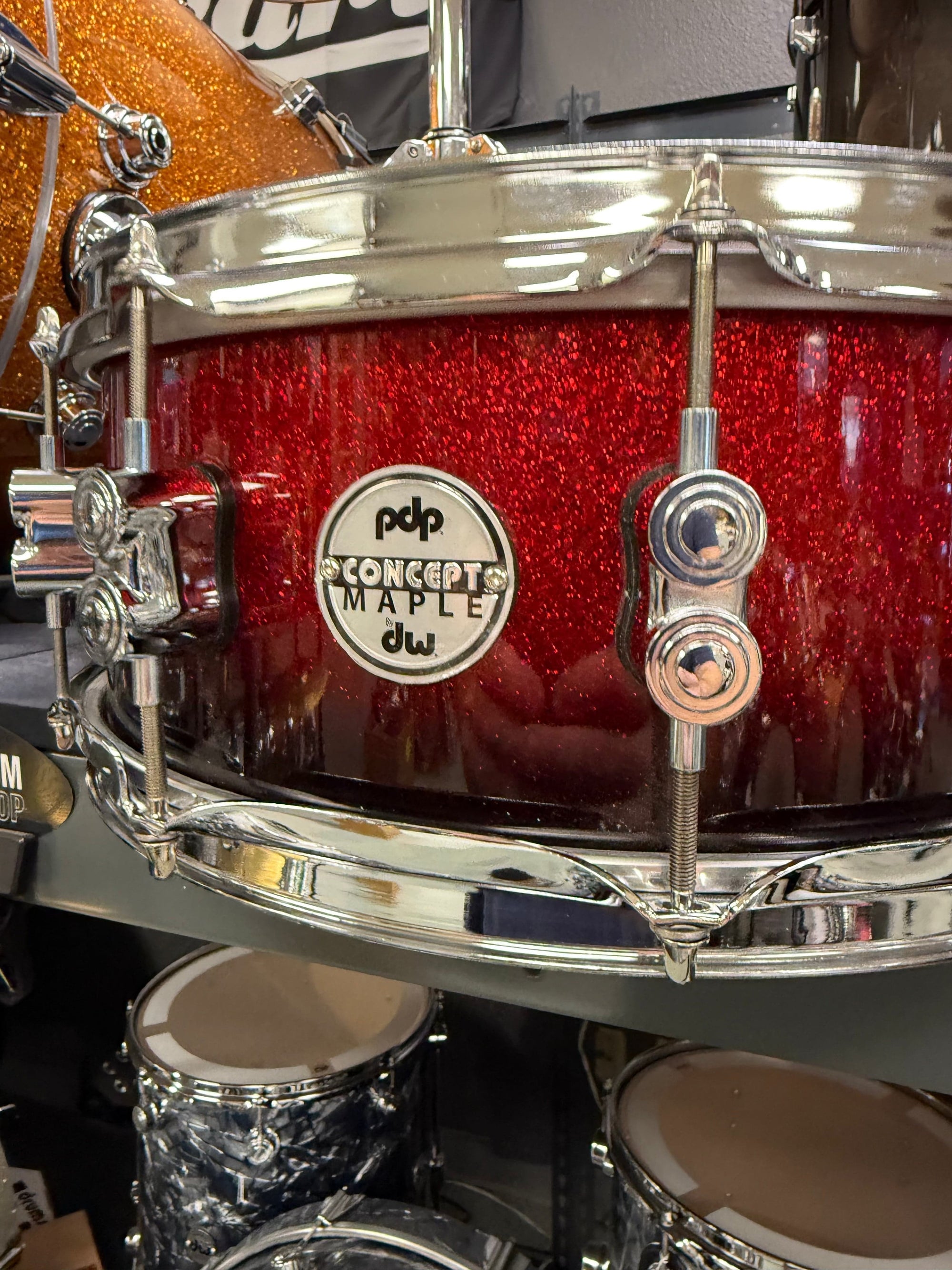 PDP Concept Maple Red to Black Fade Snare Drum 14x5.5”