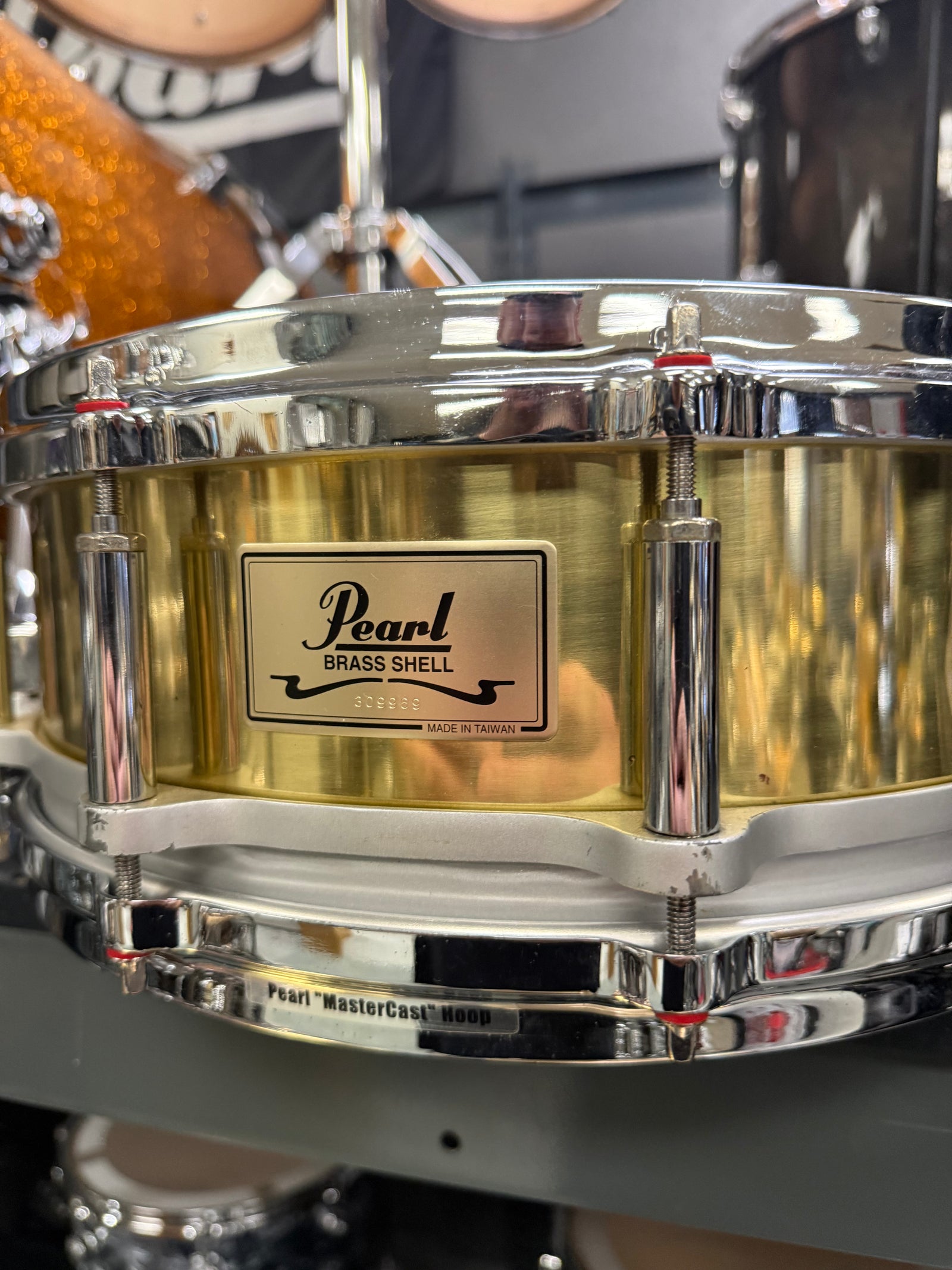 Pearl Brass 14x5” Free Floater Snare Drum