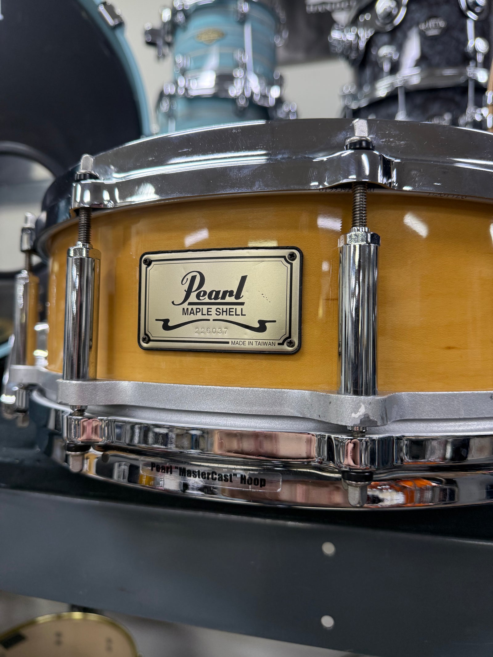 Pearl Maple Free Floater 14x5” Snare Drum
