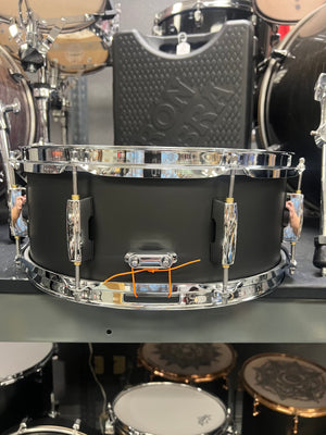 Pearl Modern Utility 14x5.5” Satin Black Maple Snare