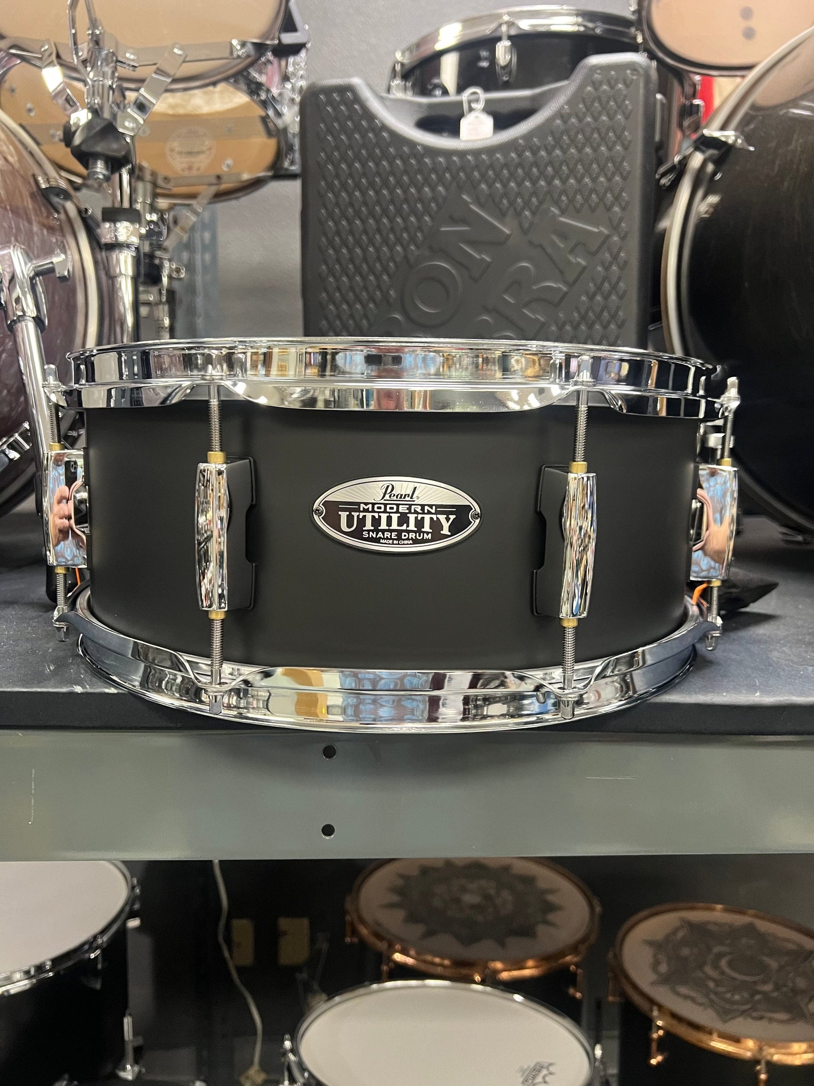 Pearl Modern Utility 14x5.5” Satin Black Maple Snare