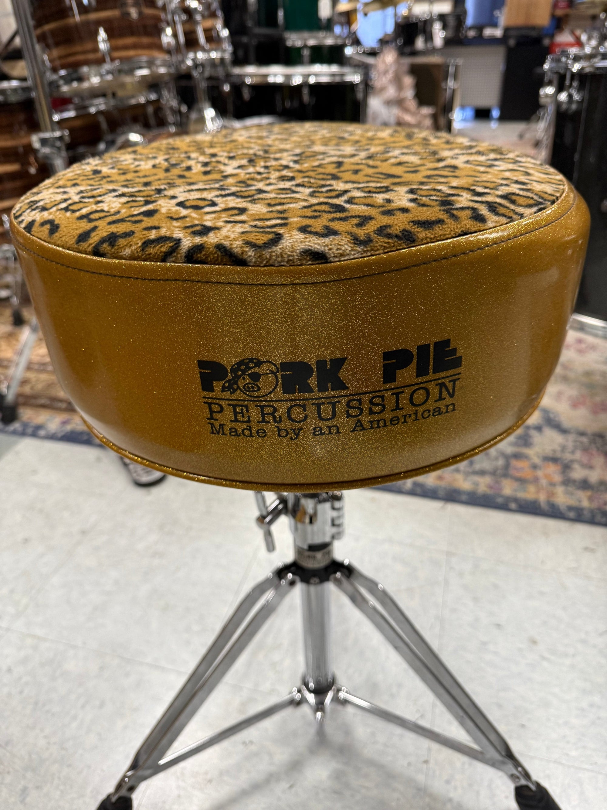 Pork Pie leopard print throne