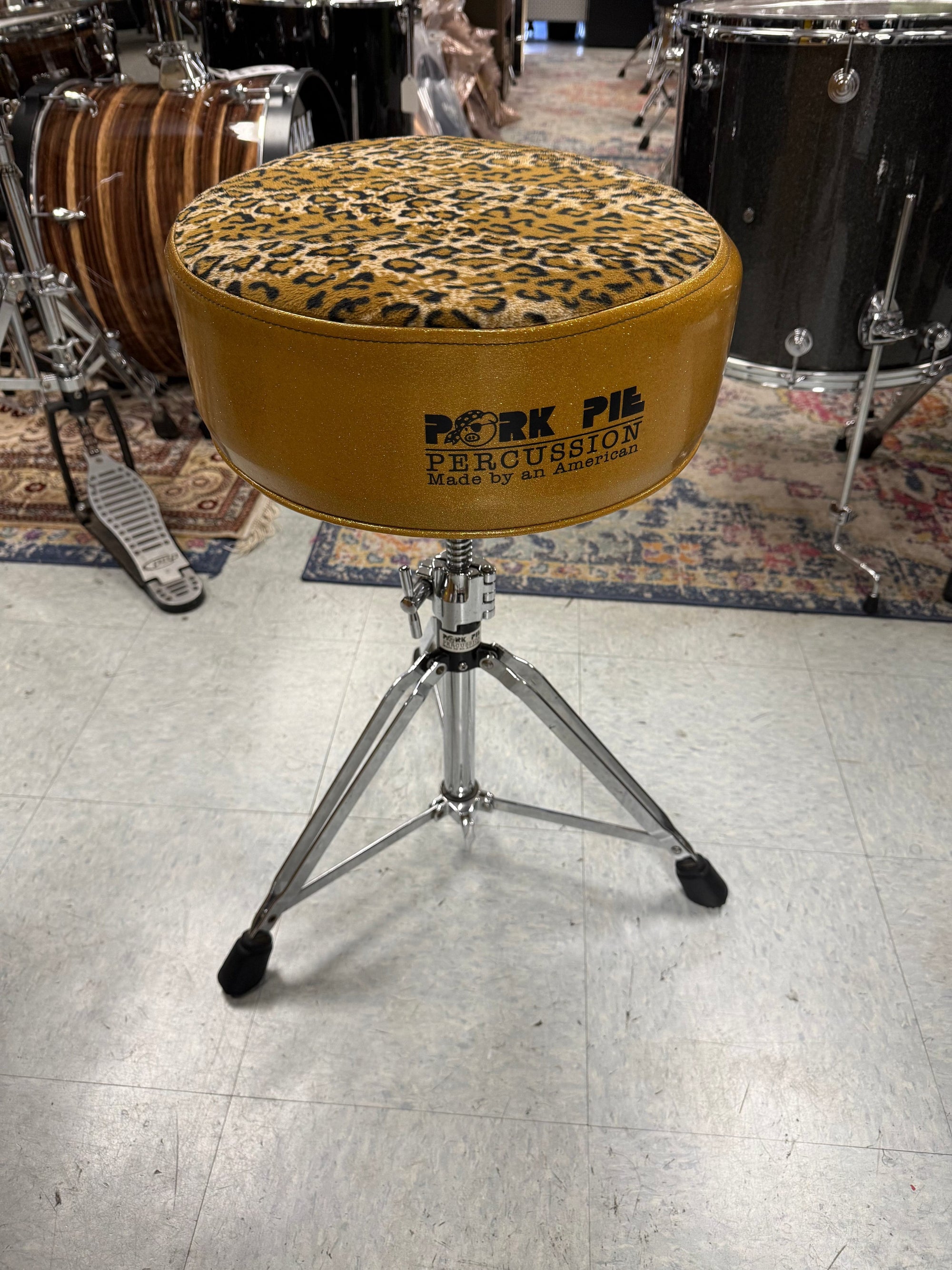Pork Pie leopard print throne