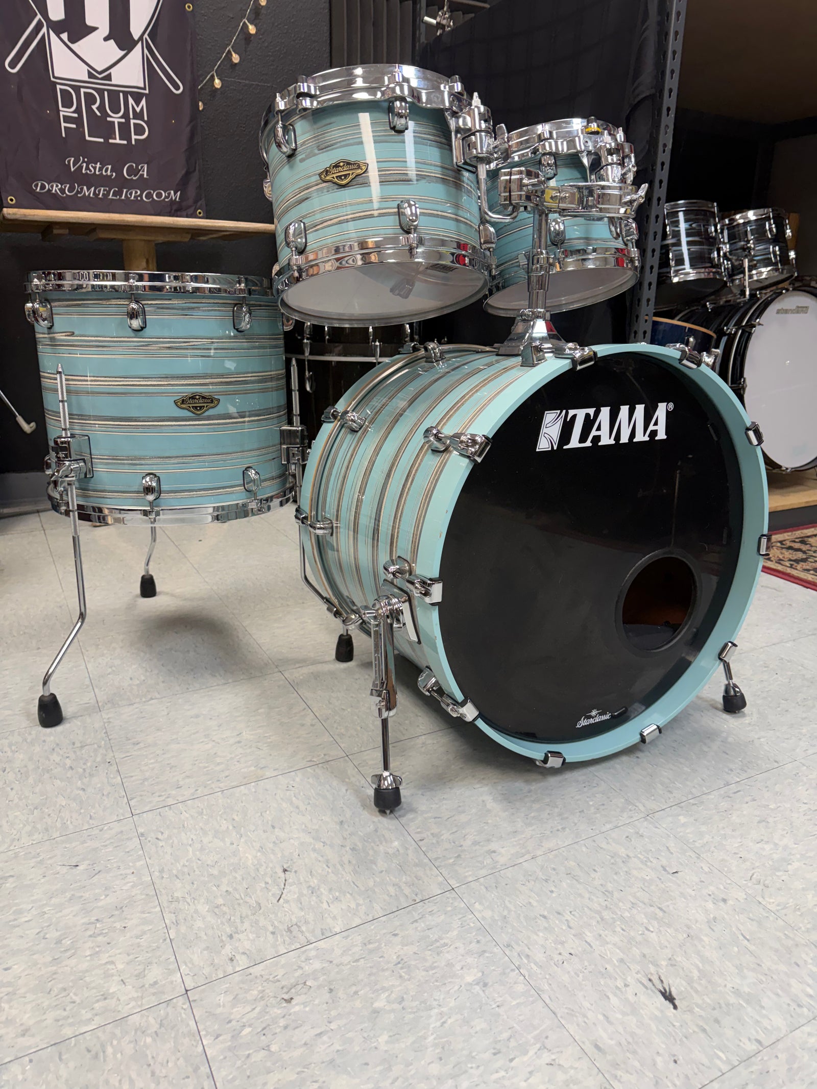 Tama Starclassic 4pc Arctic Blue Oyster Drum Set