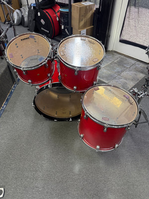 Tama Starclassic Maple Ruby Red Drum Set