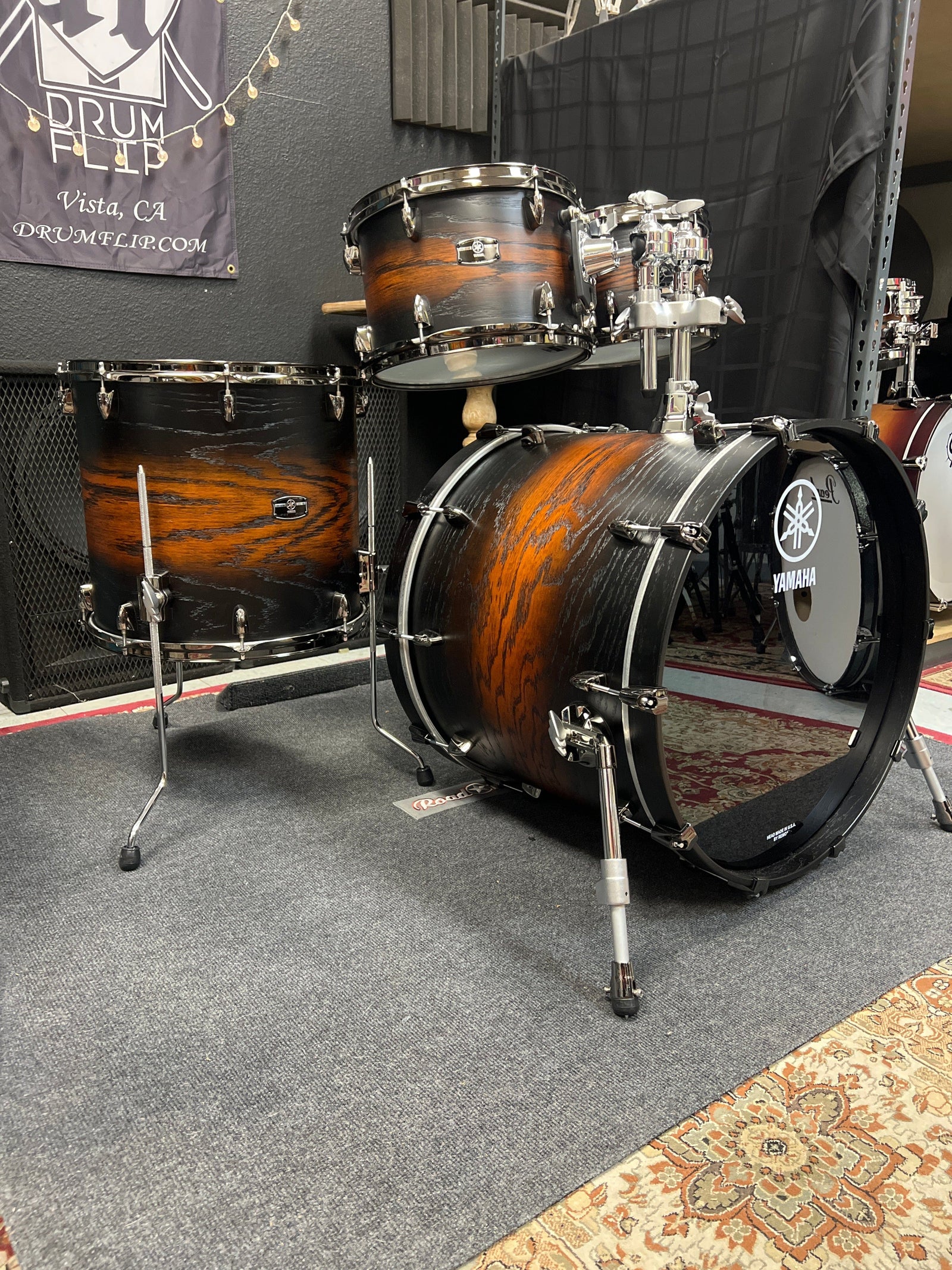 Yamaha Live Custom Hybrid Oak Uzu Earth Sunburst 4pc Drum Set