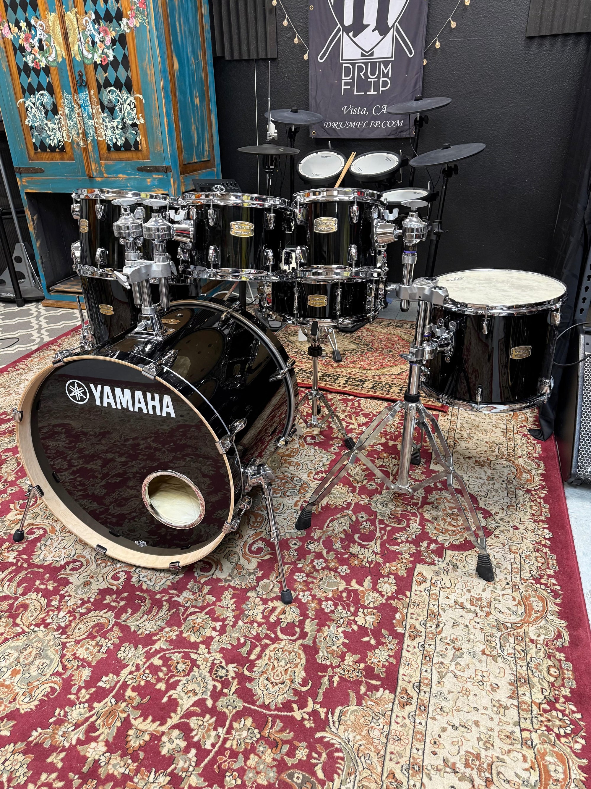 Yamaha Stage Custom Raven Black 8pc Drum Set