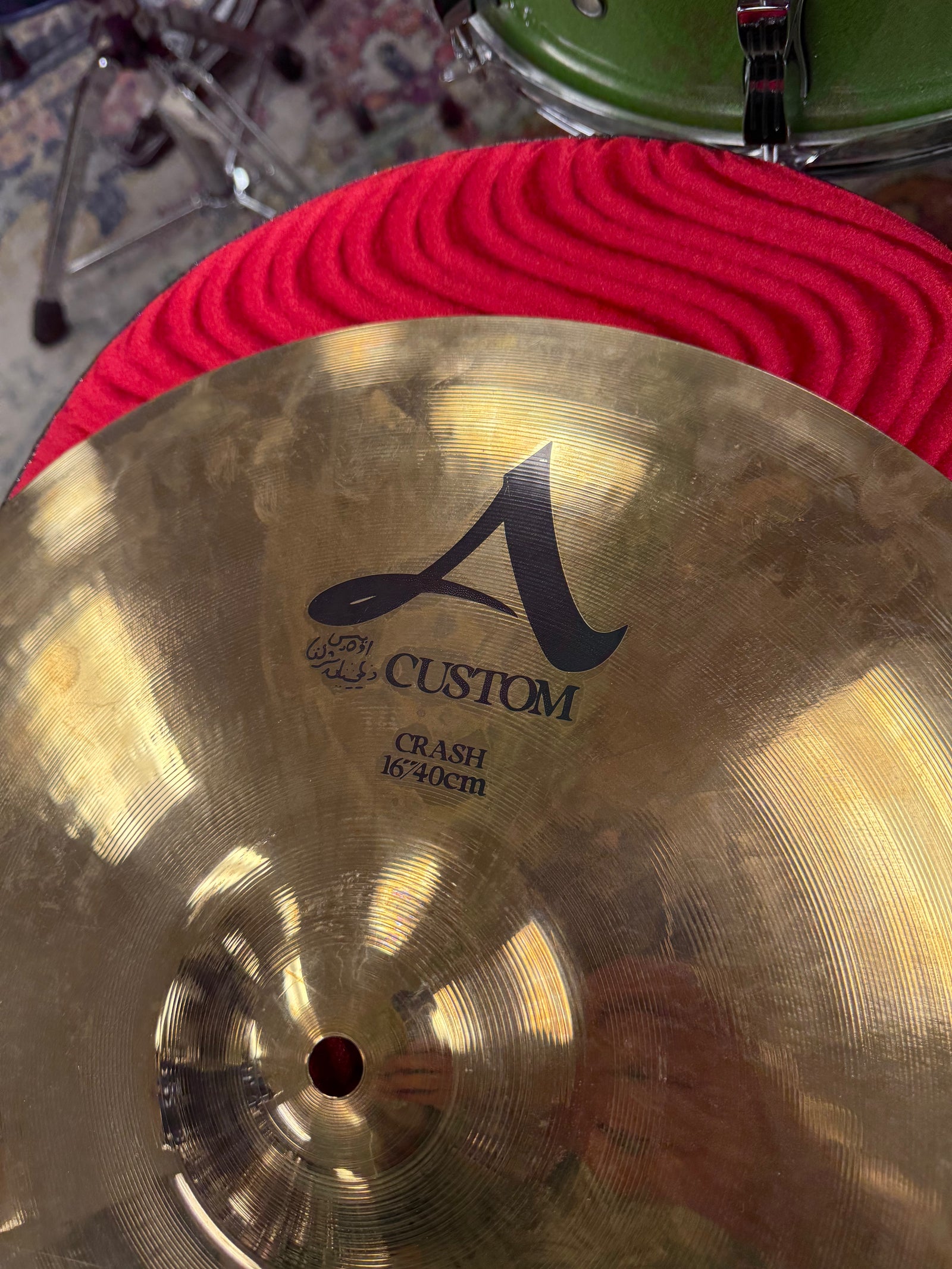 Zildjian 16” A Custom crash cymbal