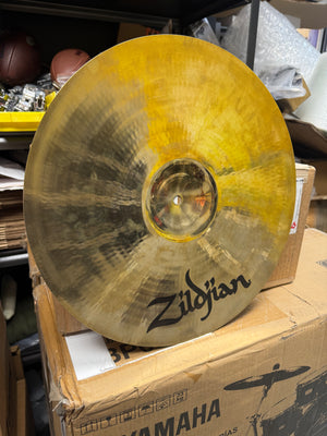 Zildjian 16” A Custom crash cymbal