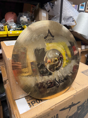 Zildjian 16” A Custom crash cymbal