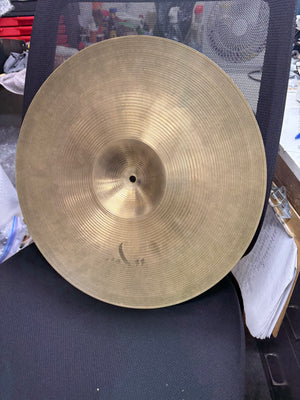Zildjian 18” medium thin crash cymbal