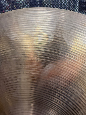 Zildjian 18” medium thin crash cymbal