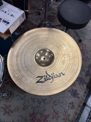 Zildjian 19” A Custom crash cymbal